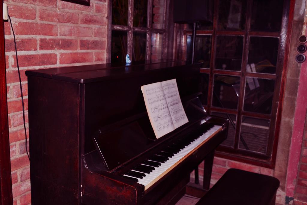 Brickhouse Ayutthaya Guesthouse Est 1986 Экстерьер фото