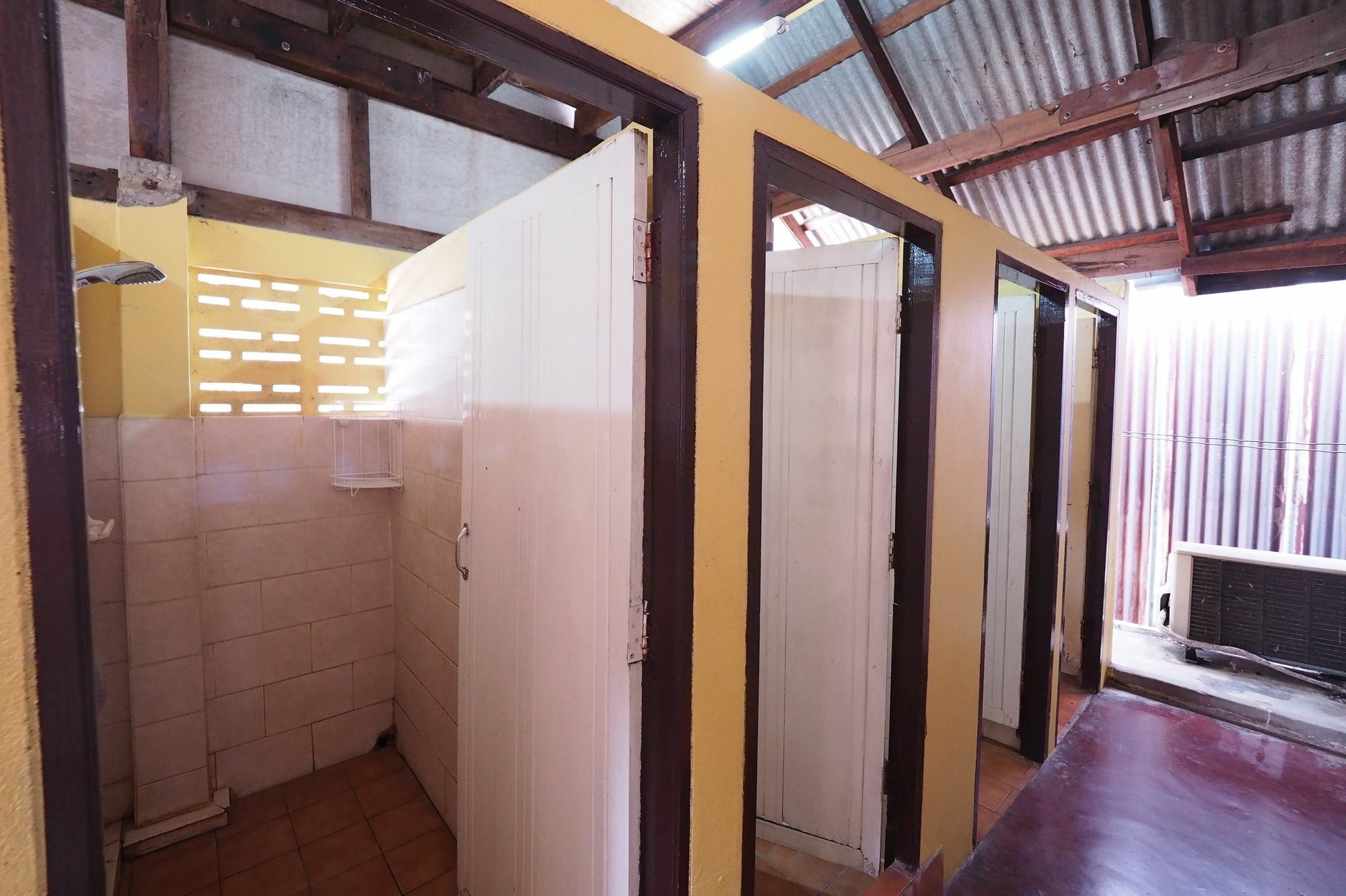 Brickhouse Ayutthaya Guesthouse Est 1986 Экстерьер фото